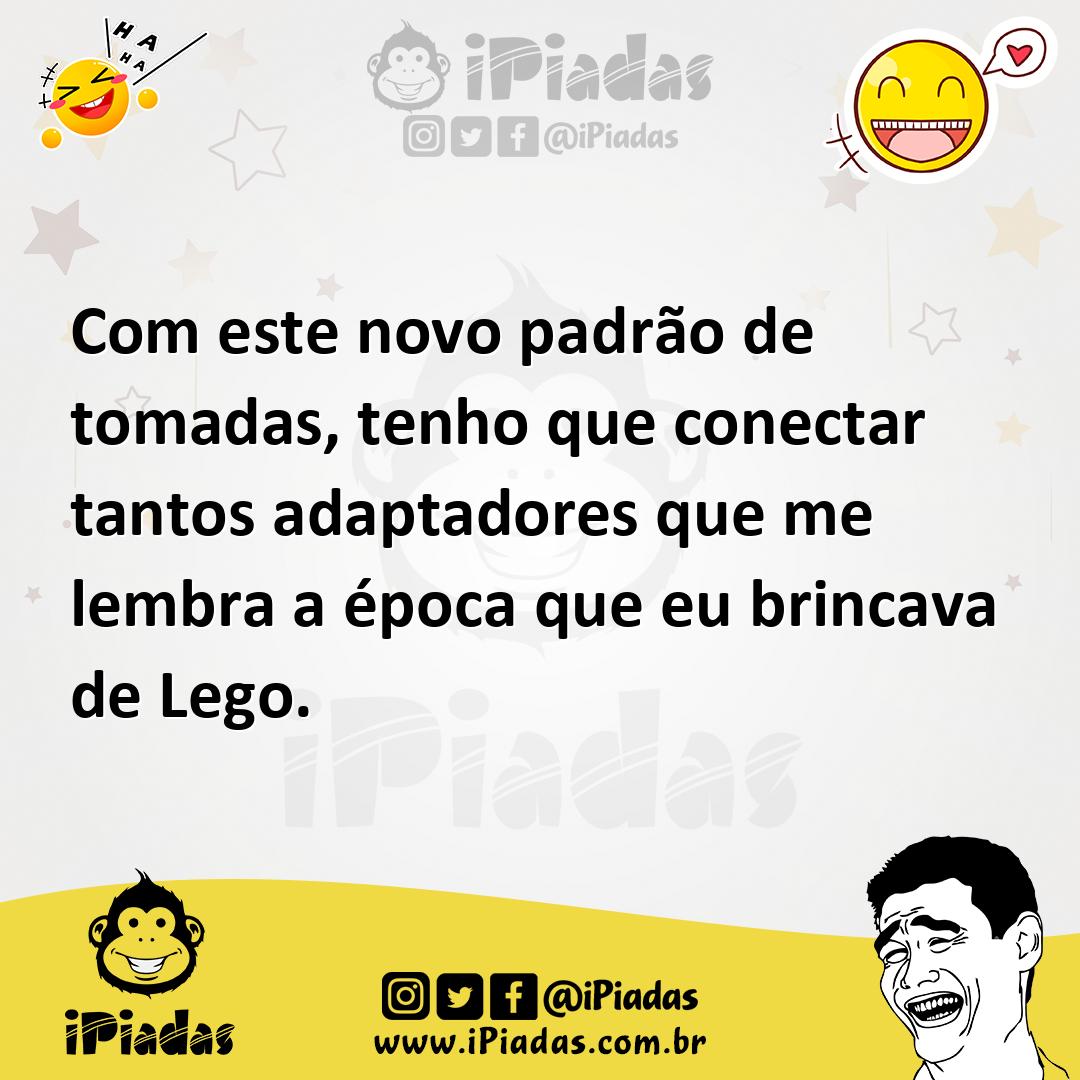 Ilustração de Com este novo padrão de tomadas, tenho que conectar tantos adaptadores... no iPiadas