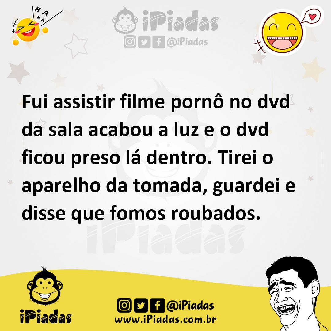 Ilustração de Fui assistir filme pornô no dvd da sala acabou a luz e o dvd ficou pre... no iPiadas
