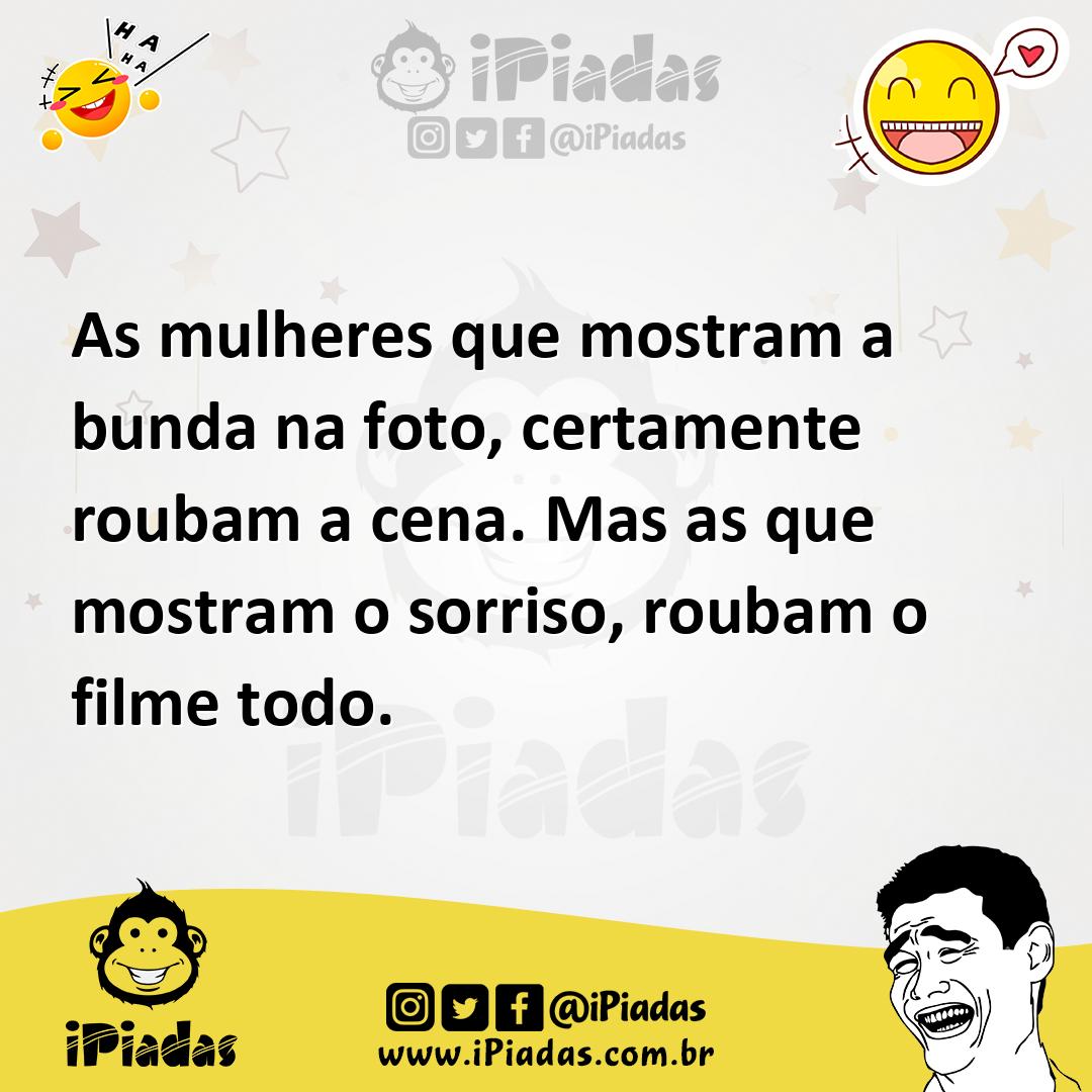 Ilustração de As mulheres que mostram a bunda na foto, certamente roubam a cena. Mas... no iPiadas