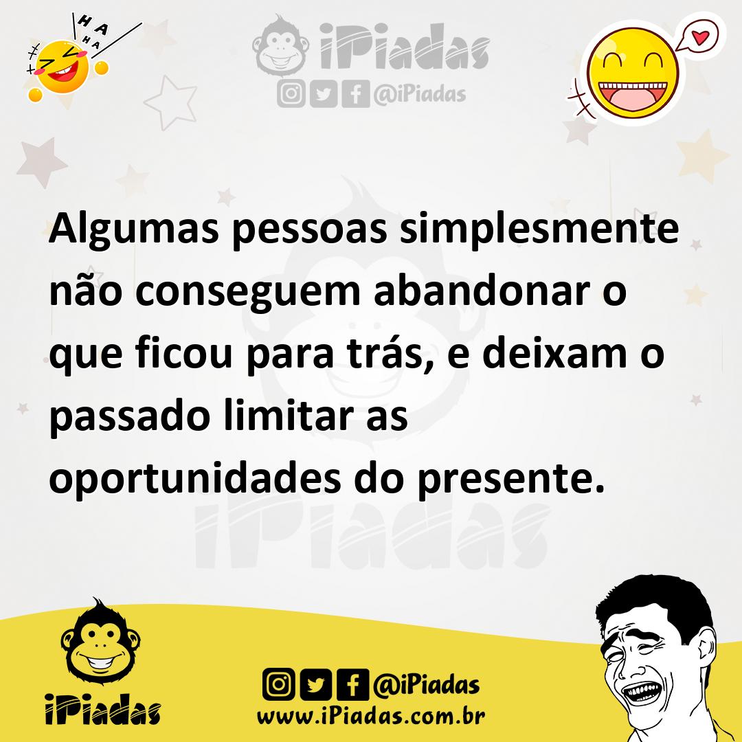 Ilustração de Algumas pessoas simplesmente não conseguem abandonar o que ficou para... no iPiadas