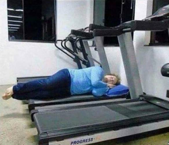 Imagem engraçada O Médico Recomendou Uma Hora de Esteira Por Dia no iPiadas