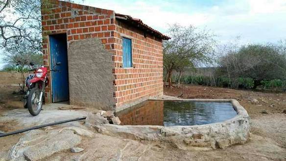 Imagem engraçada Alugo Casa com Piscina em Salvador no iPiadas