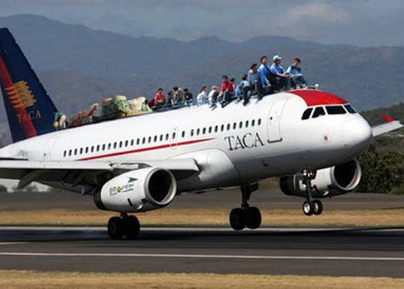 Imagem engraçada Quando Você Compra a Passagem Promocional no iPiadas