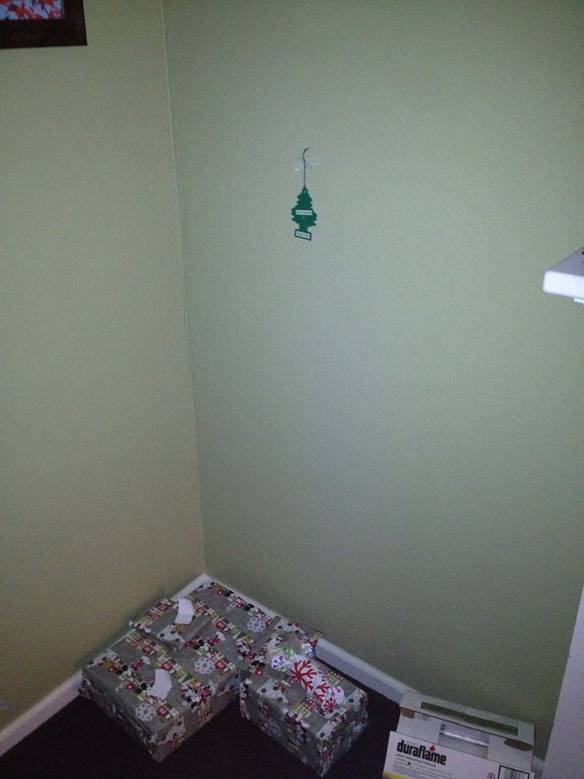 Imagem engraçada Encontrei Uma Árvore de Natal Simples de Montar no iPiadas