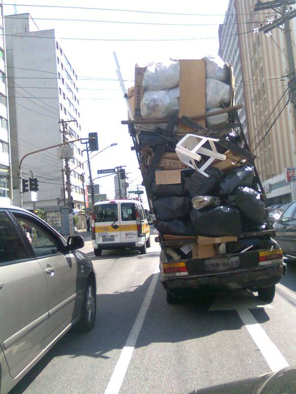 Imagem engraçada Faço Carreto, Total Segurança no iPiadas