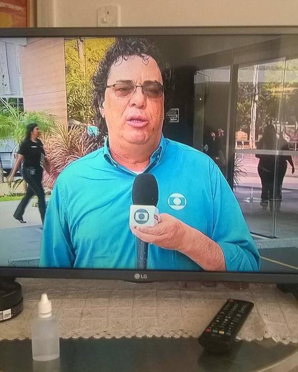 Imagem engraçada Quando Você Está Trabalhando, Mas Queria Estar Tomando Vinho no iPiadas