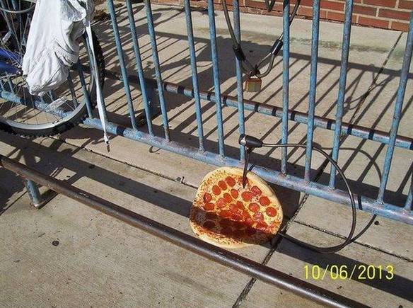 Imagem engraçada Garantindo a Segurança da Pizza no iPiadas