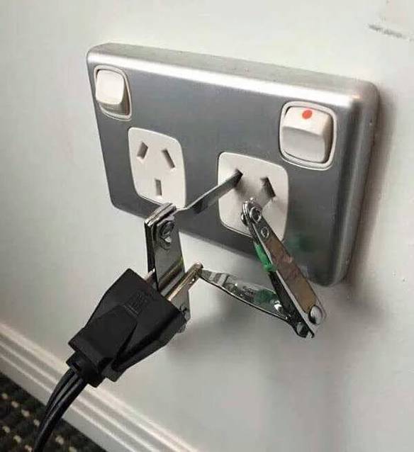 Imagem engraçada Eu Tentando Resolver Meus Problemas no iPiadas