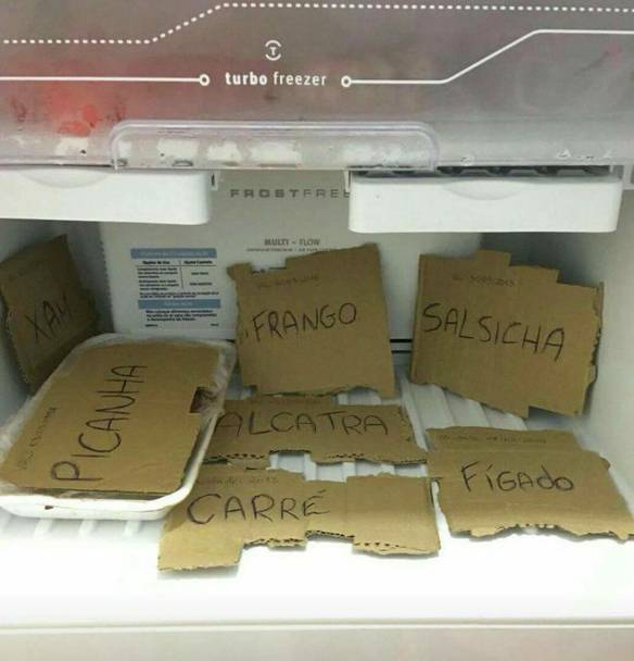 Imagem engraçada Tentando Escolher a Carne Para o Jantar no iPiadas