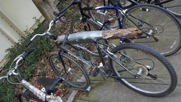 Imagem engraçada Um Pequeno Improviso na Bicicleta no iPiadas