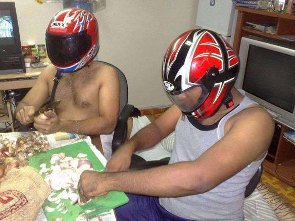 Imagem engraçada Técnica Para Descascar Cebolas Sem Chorar no iPiadas