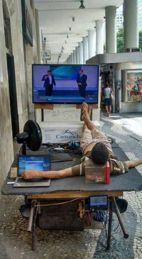 Imagem engraçada Parcelado em 24 Vezes no iPiadas