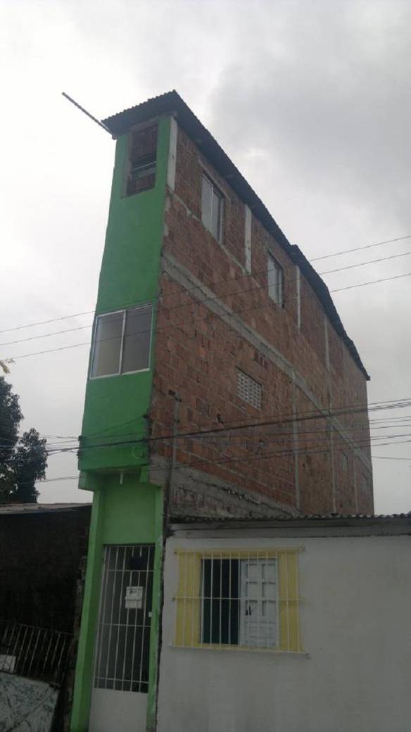 Imagem engraçada Vendo Casa de LED 3000 Polegadas no iPiadas