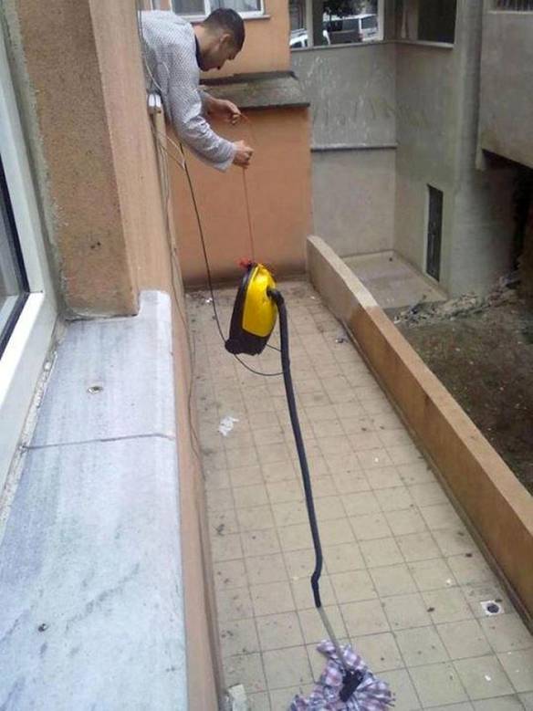 Imagem engraçada Limpando as Merdas Que Faço no iPiadas