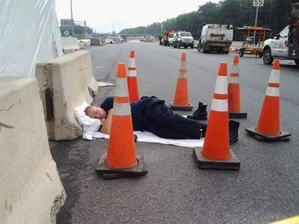 Imagem engraçada Curando a Ressaca no iPiadas