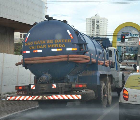 Imagem engraçada É Melhor Manter Distância... no iPiadas