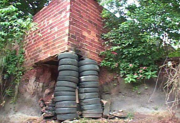 Imagem engraçada Alicerce Contra Terremotos no iPiadas