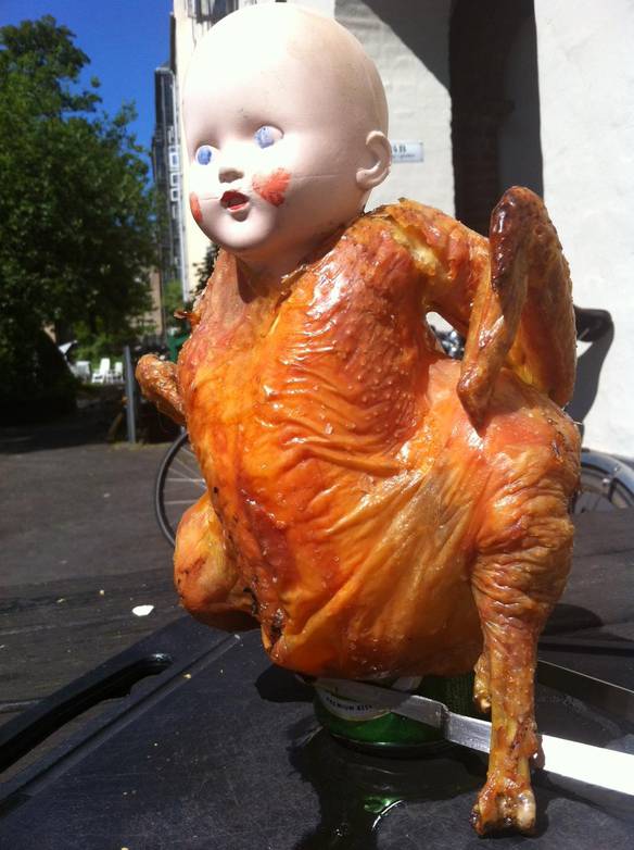 Imagem engraçada Boneca Incomum no iPiadas