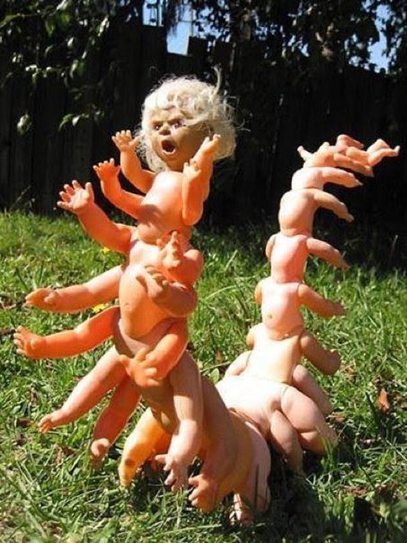 Imagem engraçada Boneca Demoníaca no iPiadas
