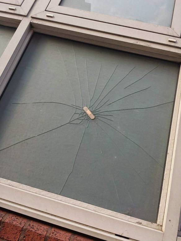 Imagem engraçada O Significado da Palavra Desculpa no iPiadas