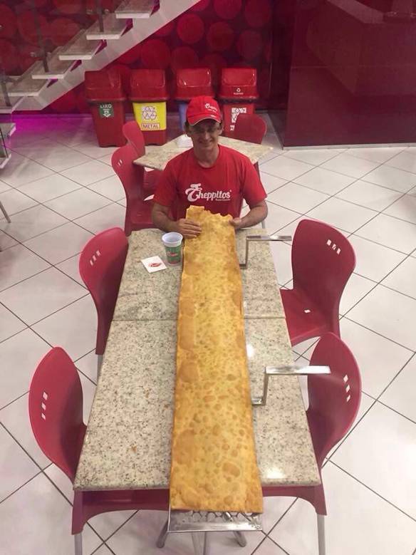 Imagem engraçada Só Vou Comer Um Pastel... no iPiadas