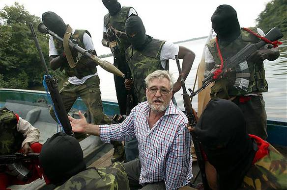 Imagem engraçada Avisem Pro Idiota Da Bazuca Que Se Ele Atirar Todos Morreremos no iPiadas