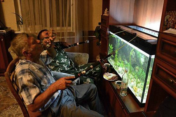 Imagem engraçada Pescar Assim É Mais Confortável no iPiadas