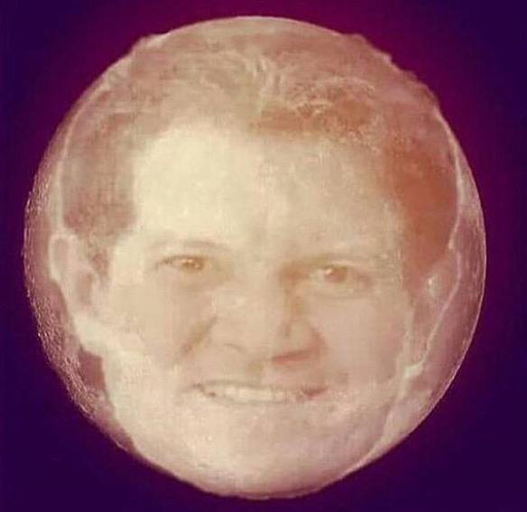 Imagem engraçada A Lua Me Traiu... no iPiadas