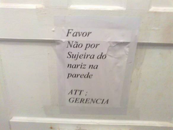 Imagem engraçada Limpe Na Sua Roupa no iPiadas