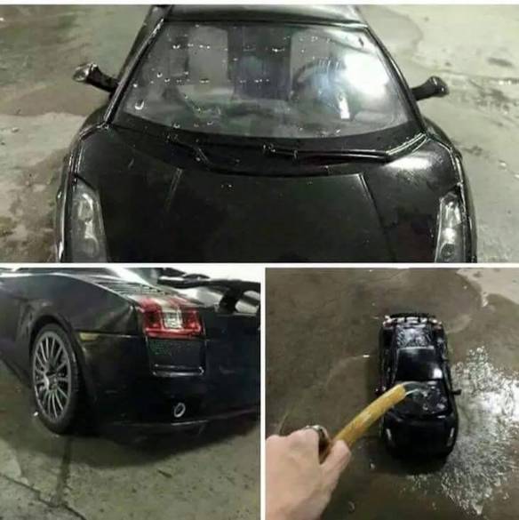 Imagem engraçada Lavando Meu Lamborghini no iPiadas