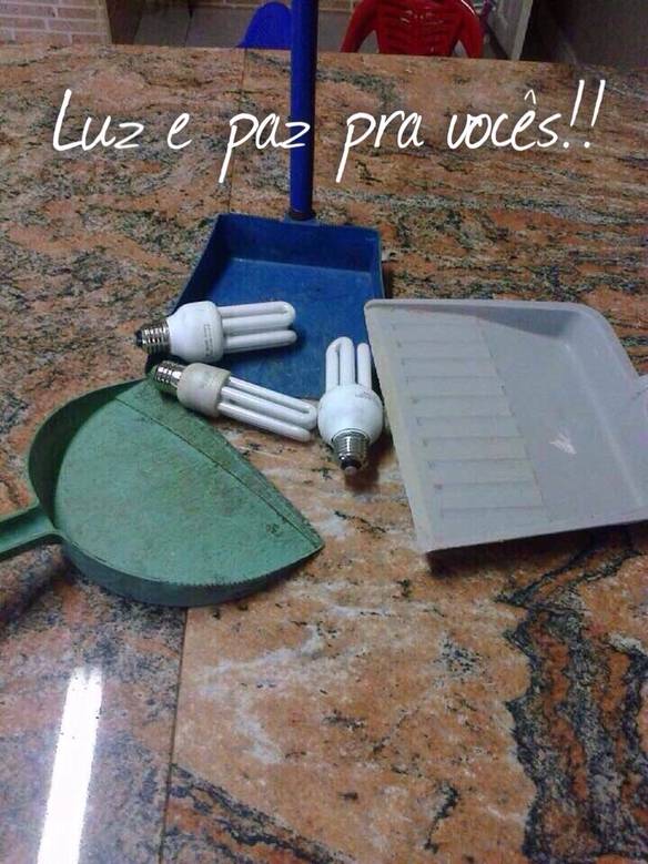 Imagem engraçada Luz e Paz Para Vocês no iPiadas
