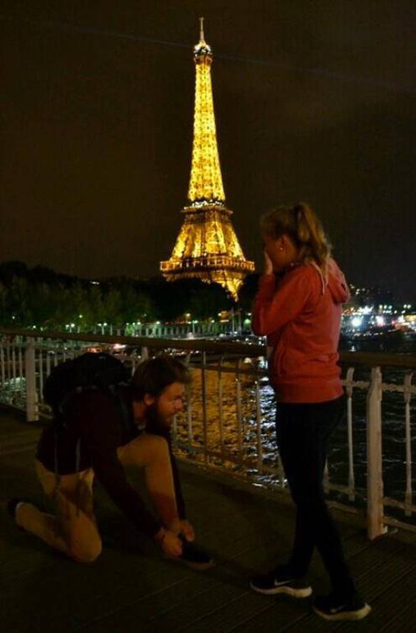Imagem engraçada Nunca Amarre o Cadarço em Paris no iPiadas