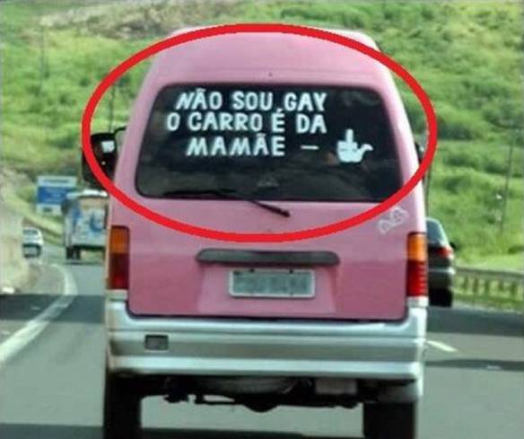 Imagem engraçada Não Sou Gay, o Carro é da Mamãe no iPiadas