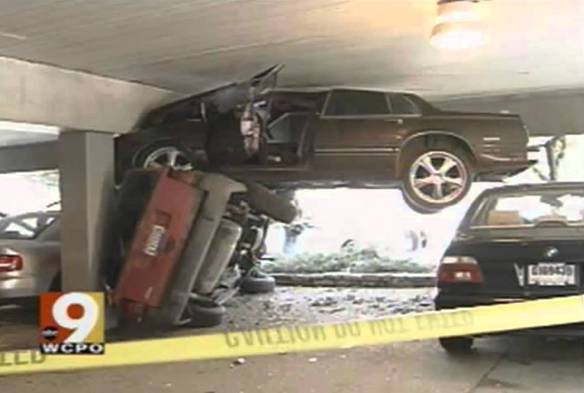 Imagem engraçada Estacionando no Segundo Andar no iPiadas