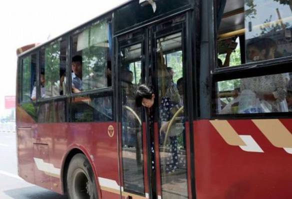 Imagem engraçada Ônibus Guilhotina no iPiadas