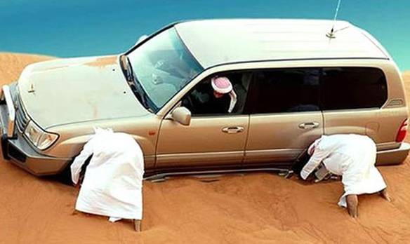Imagem engraçada Atolado no Deserto no iPiadas
