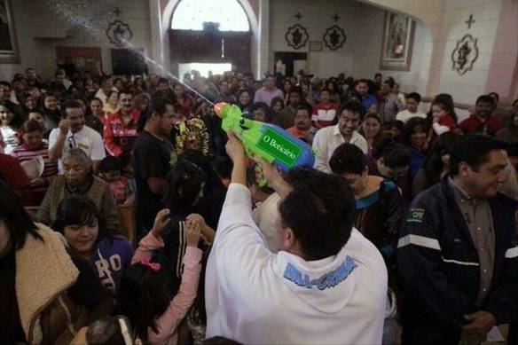 Imagem engraçada Tacando O Boticário nos Fiéis no iPiadas