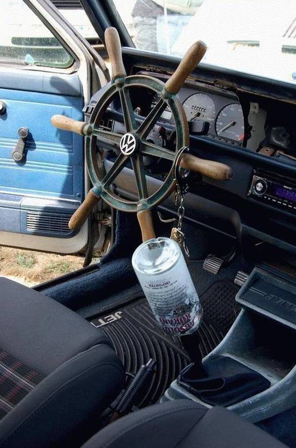 Imagem engraçada Carro Estranho no iPiadas