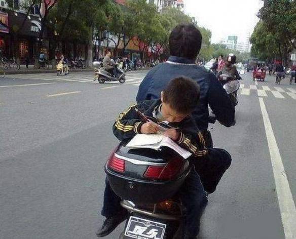 Imagem engraçada Estudando na Última Hora no iPiadas