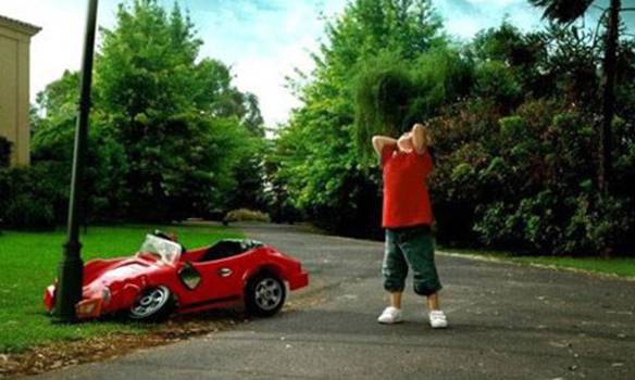 Imagem engraçada Destruindo o Carro no iPiadas
