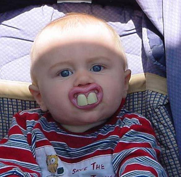Imagem engraçada Chupeta Dentinho no iPiadas