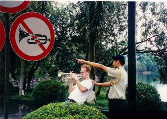 Imagem engraçada Desafiando as Regras no iPiadas