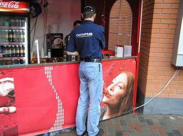Mulher Tomando Uma Coca-Cola Indecente