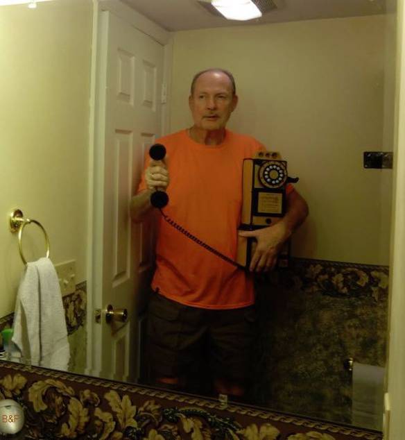 Imagem engraçada Uma Selfie com Meu Telefone no iPiadas