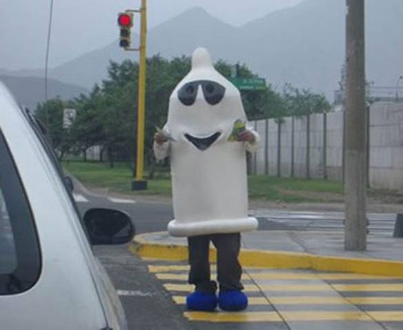 Imagem engraçada Homem Camisinha no iPiadas