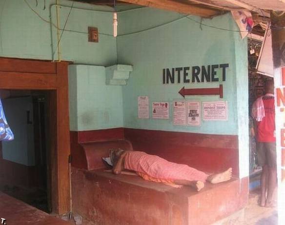 Imagem engraçada A Internet Está Dormindo no iPiadas