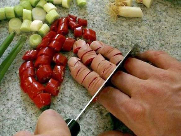 Imagem engraçada Um Dedinho de Pimenta no iPiadas