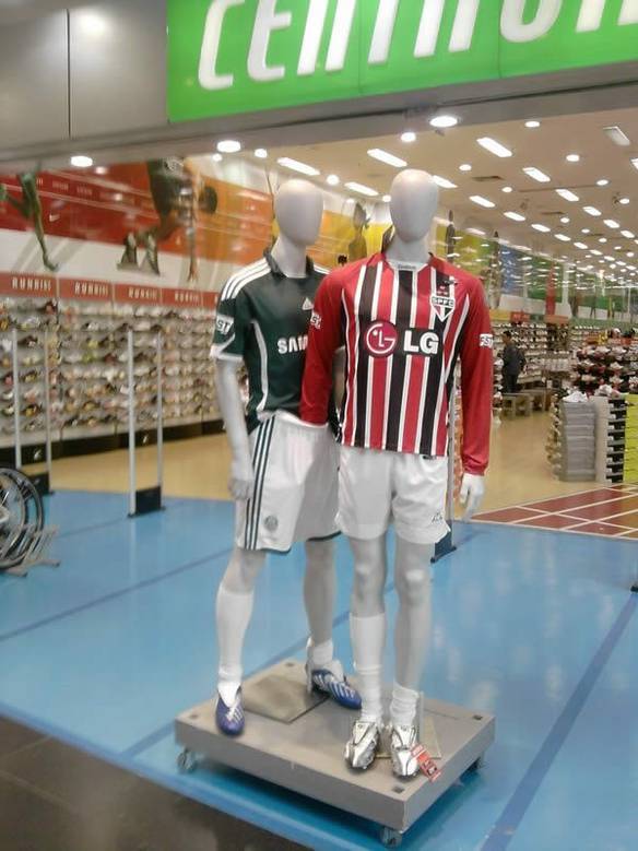 Manequim Tricolor
