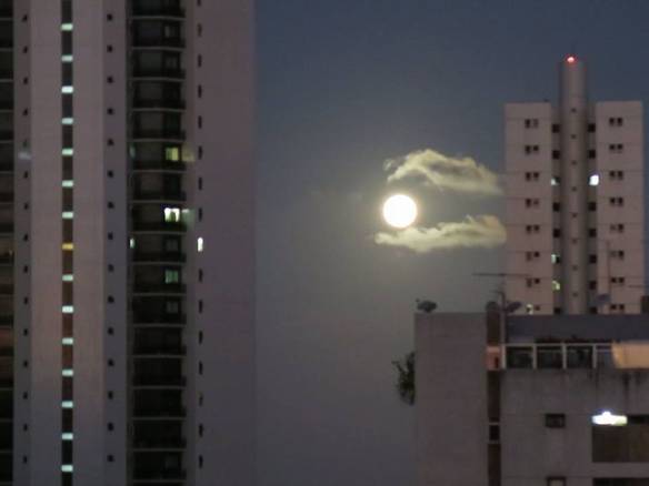 Imagem engraçada O Prédio Vai Soltar um Hadouken no iPiadas