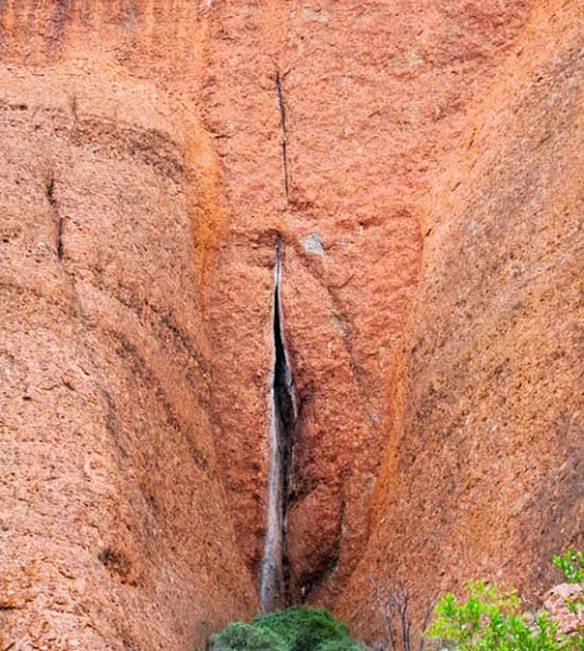 Imagem engraçada A Pedra Rachada no iPiadas